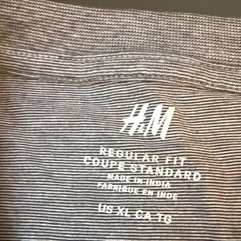 H&M Gray Long Sleeve Tee - Picture 2 of 3